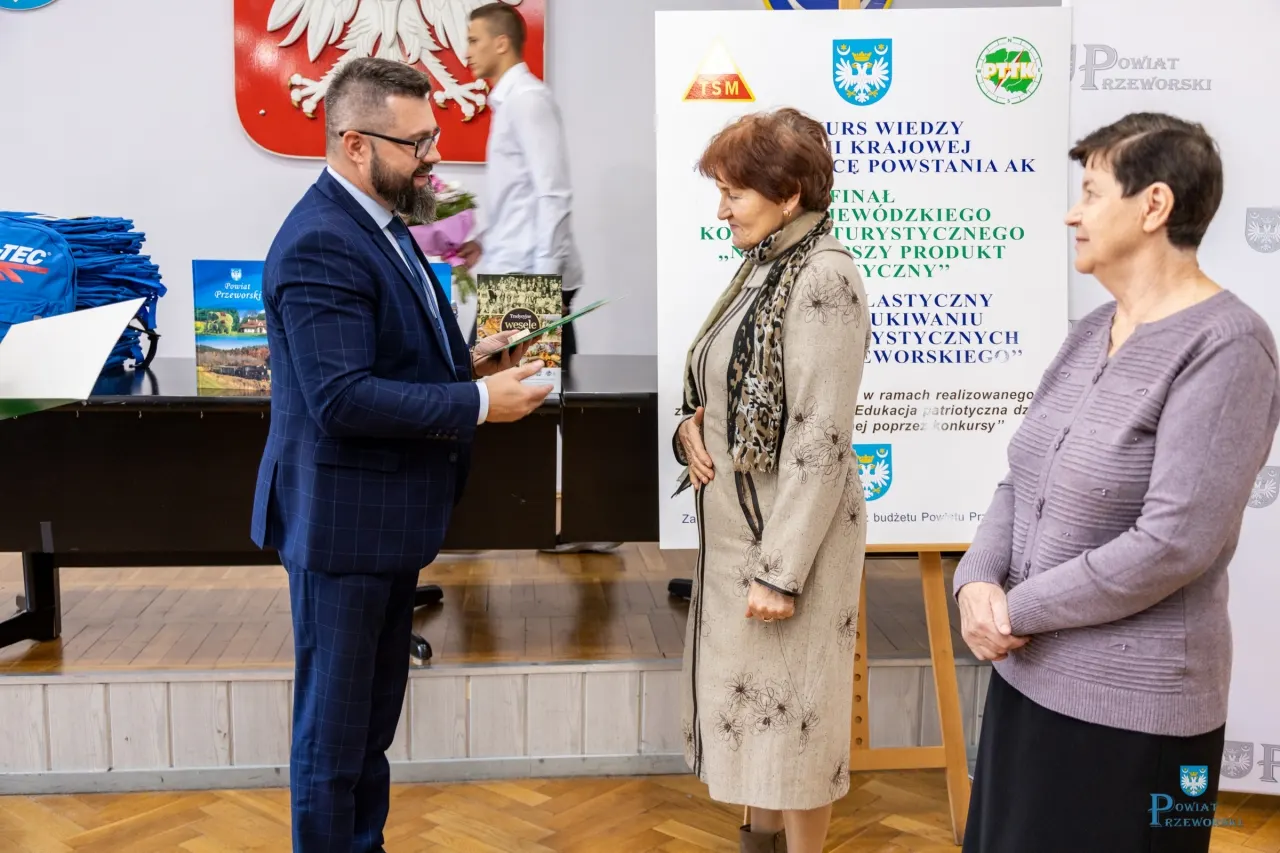 Podsumowanie konkursów oraz Nadania Godności Członka Honorowego Polskiego Towarzystwa Schronisk Młodzieżowych