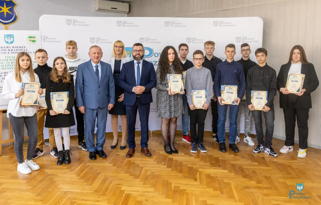 Podsumowanie konkursów oraz Nadania Godności Członka Honorowego Polskiego Towarzystwa Schronisk Młodzieżowych