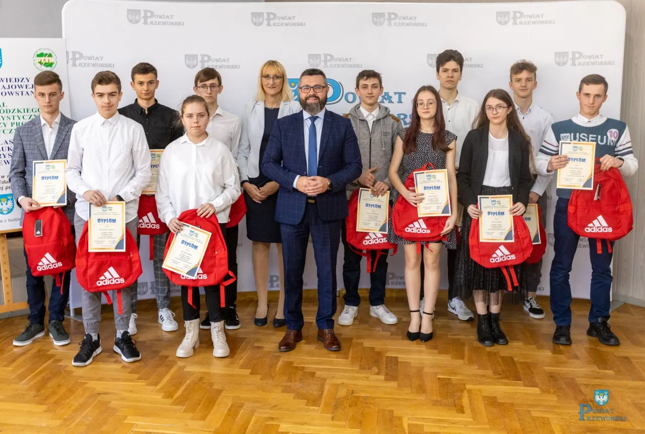 Podsumowanie konkursów oraz Nadania Godności Członka Honorowego Polskiego Towarzystwa Schronisk Młodzieżowych
