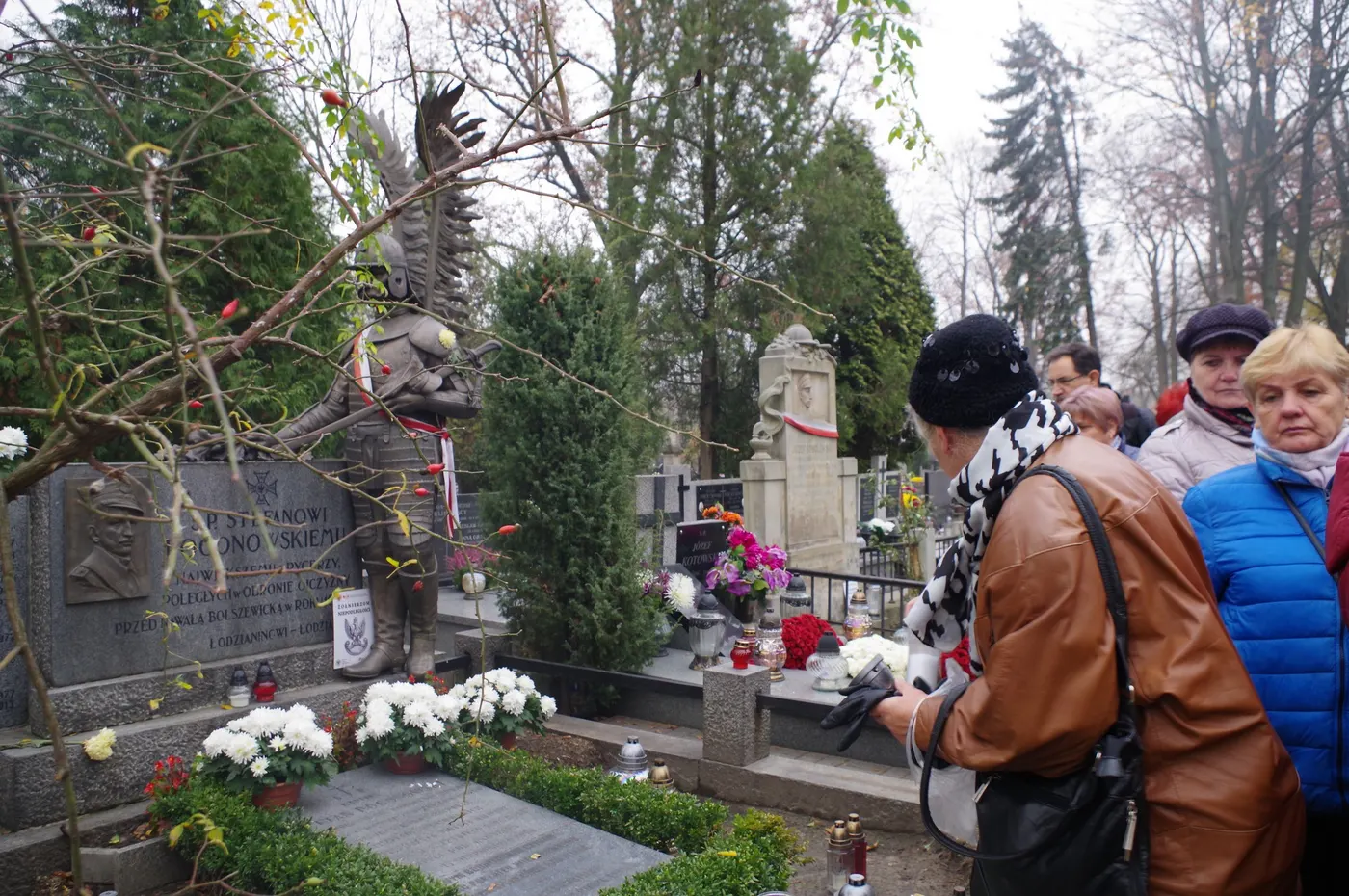 Gdy gaśnie pamięć ludzka dalej mówią kamienie. ,, Prymas Stefan Wyszyński’’