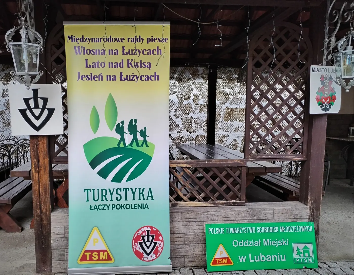 Zima, zima i po zimie.